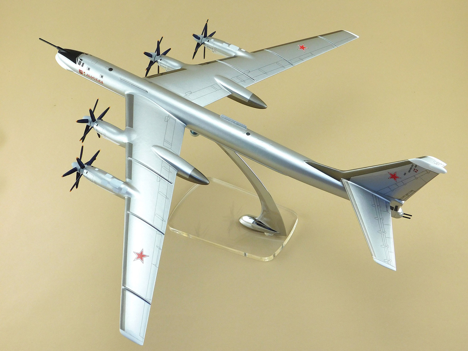 Самая массовая модель самолета бетонный самолет. Ту-95 бомбардировщик модель. Модель ту 95 МС. Ту-95 МС 1/144. Ту-95 модель звезда.