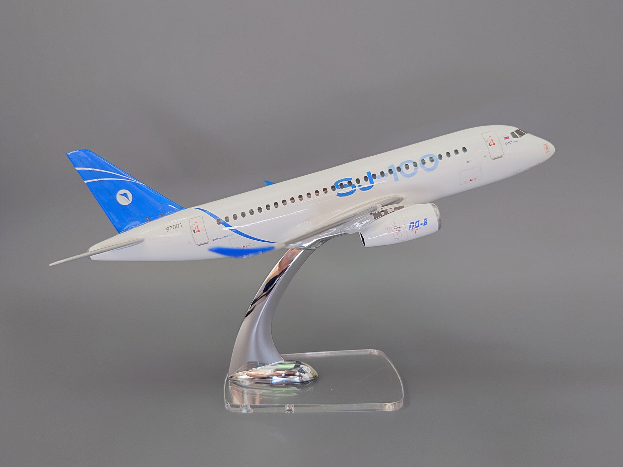 Самолет SSJ-NEW [Готовая модель] (1:100) - Гражданские самолеты ...